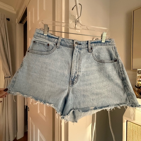 Abercrombie & Fitch Curve Love The Mom Short High Rise, Sz 12 - Picture 1 of 8